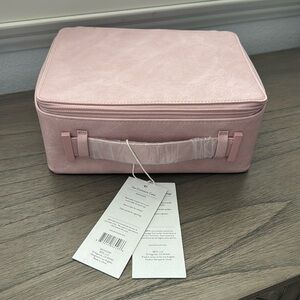 NWT Beis The Cosmetic Case